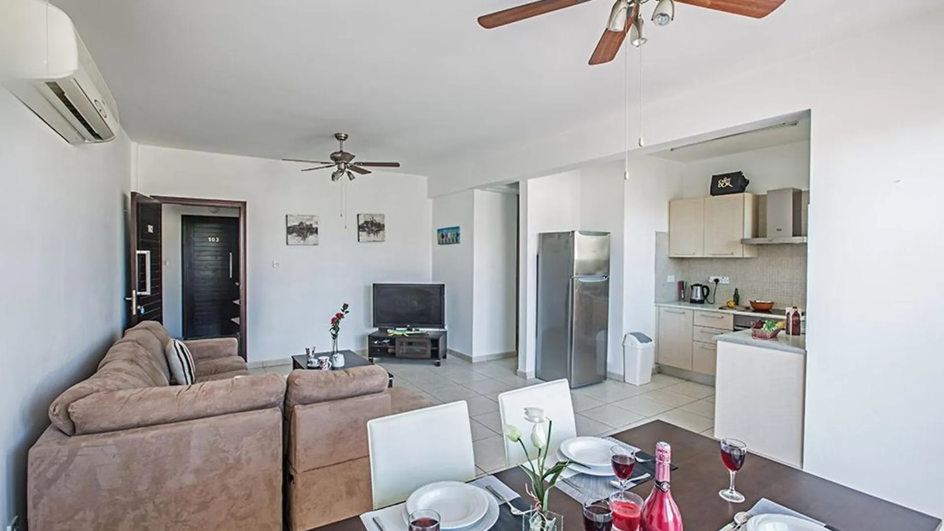 Apt Pernera Dyo - Modern 2 Bedroom Pernera Apt With Communal Pool - Close To All Amenities بروتاراس