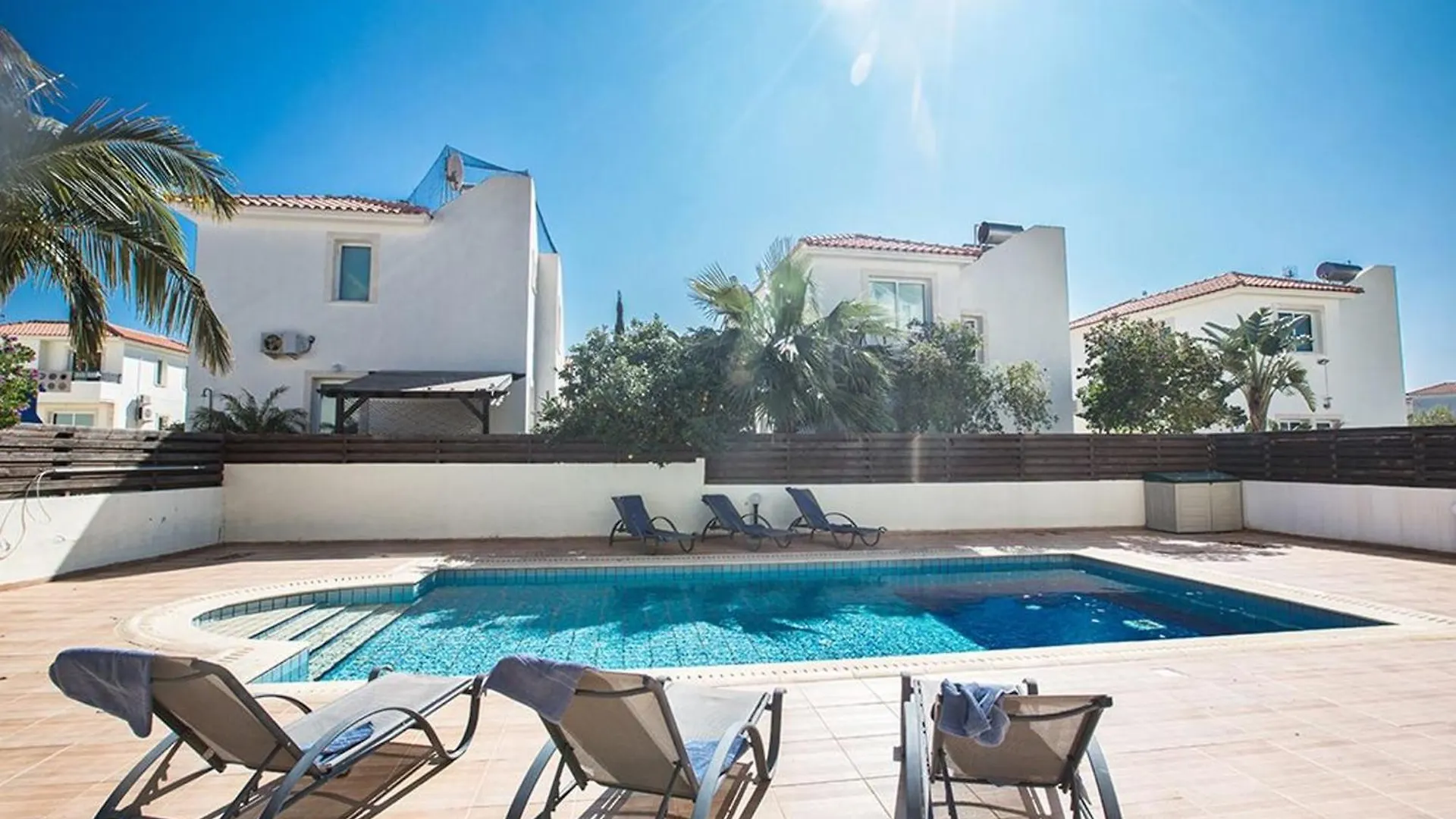 Apt Pernera Dyo - Modern 2 Bedroom Pernera Apt With Communal Pool - Close To All Amenities بروتاراس