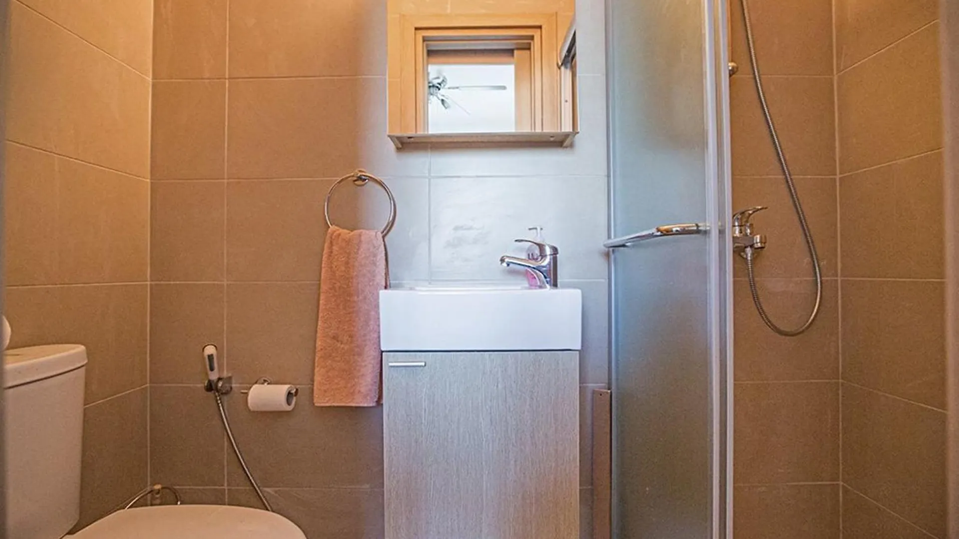 Apt Pernera Dyo - Modern 2 Bedroom Pernera Apt With Communal Pool - Close To All Amenities بروتاراس 0*,  قبرص